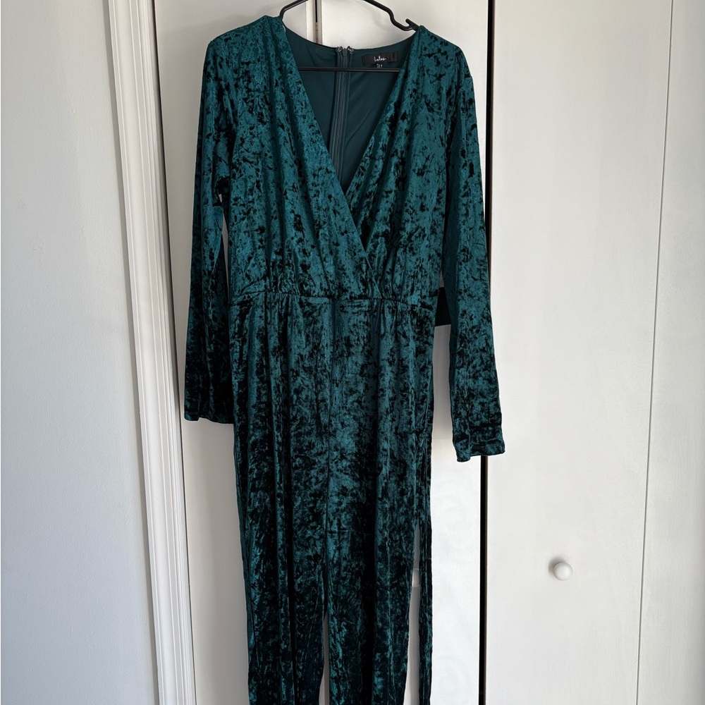 NWT Lulu’s Velvet Jumpsuit